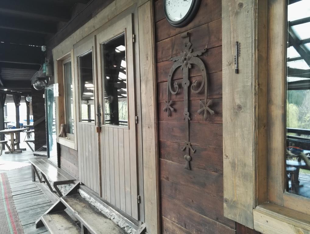 מלון Rîşnov Cabana La Noi מראה חיצוני תמונה